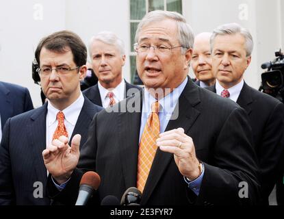 James Rohr, PDG de PNC, s'adresse à la presse à la Maison Blanche à Washington, DC, USA le 27 mars 2009, après une réunion des dirigeants des plus grandes banques du pays avec le président américain Barack Obama photo par Olivier Douliery/ABACAPRESS.COM Banque D'Images