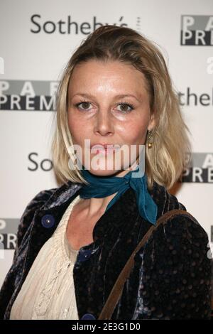 Florence Thomassin participe à une vente aux enchères au profit de trois associations caritatives, 'la chaîne de l'espoir', 'handicaps', 'les services hospitaliers pour les enfants malades', à Sotheby's à Paris, France, le 30 mars 2009. Photo de Denis Guignebourg/ABACAPRESS.COM Banque D'Images