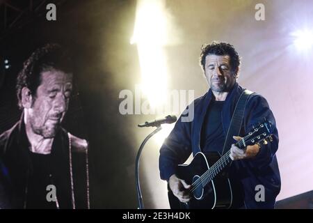 Patrick Bruel en concert à l'occasion du festival AIO à Ajaccio, en Corse, le 9 août 2019, jour où il a été accusé de harcèlement et d'exhiti Banque D'Images