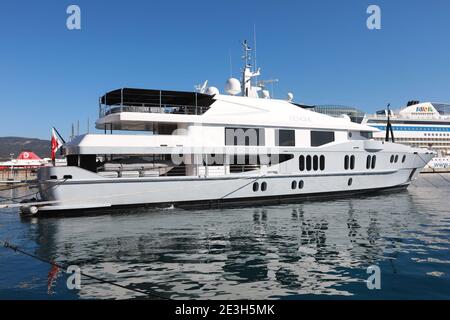 Ajaccio (Corse-du-Centre-Ouest). 2019/10/08 le yacht M/y Idol, propriété de Thomas Leclercq, le plus jeune fils de Michel Leclercq et héritier de Decathlon, belo Banque D'Images