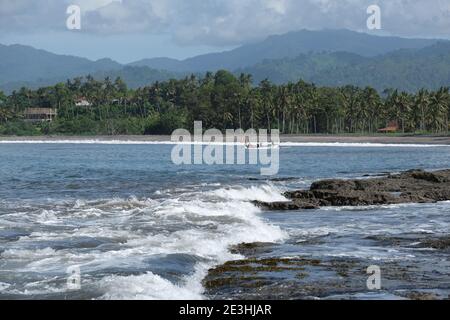 Indonésie Bali Pekutatan - Pantai Medewi - vue sur le paysage marin Plage de Medewi Banque D'Images