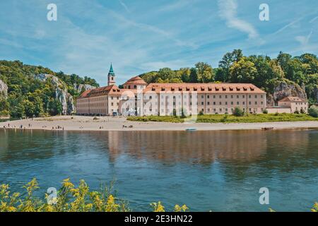 Vue panoramique sur l'abbaye de Weltenbourg. Ce monument est un monastère bénédictin de Weltenbourg Kelheim sur le Danube, en Bavière, Allemagne. Banque D'Images