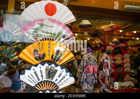 Vente de fans de main dans un magasin à Kyoto City, Japon Banque D'Images