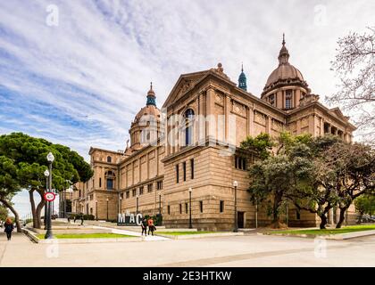 4 mars 2020 : Barcelone, Espagne - le Musée national d'Art de Catalogne sur la colline de Montjuic à Barcelone. Banque D'Images