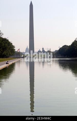 Le Washington Monument à Washington DC, États-Unis. L'obélisque se tient à la mémoire de George Washington, le premier président des États-Unis d'Amérique, Banque D'Images