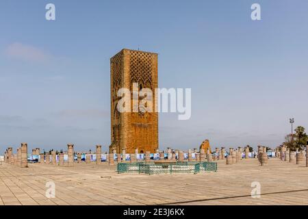 Le minaret à moitié achevé du Tour Hassan, Rabat, Maroc Banque D'Images