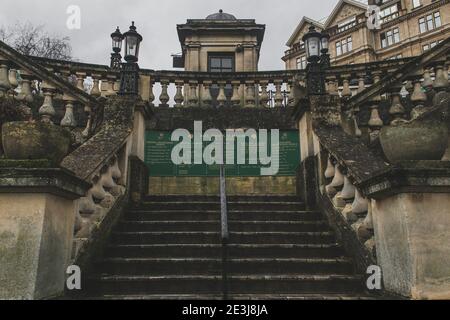 Staircase at Parade Gardens à Bath, Somerset, Angleterre, Royaume-Uni. Banque D'Images