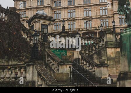 Staircase at Parade Gardens à Bath, Somerset, Angleterre, Royaume-Uni. Banque D'Images