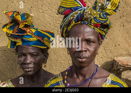 Portrait de la femme Dogon près de Bandiagara , pays du plateau Dogon au Mali Banque D'Images