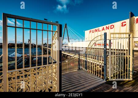 Southport front de mer & Promenade, Ocean Plaza, Ramada Hotel, Bliss Hotel, Genting Casino, Marine Lake, Marine Way Bridge, Pier, Funland, Pleasueland Banque D'Images