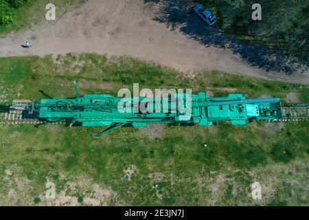 KRASNOFLOTSK, RUSSIE - 06 JUIN 2019 : vue du dessus du support de rail d'artillerie TM-3-12 de 305 mm par une journée ensoleillée d'été. Fort 'Krasnaya Gorka' (Alekseevsky), L. Banque D'Images