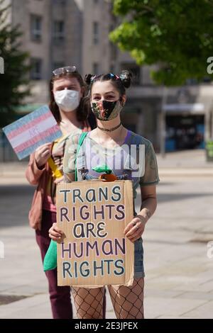 Plymouth, Royaume-Uni. 18 juillet 2020. TRANS vit affaire de protestation sur la place civique, dans le centre de la ville. Banque D'Images