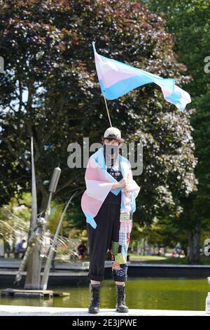 Plymouth, Royaume-Uni. 18 juillet 2020. TRANS vit affaire de protestation sur la place civique, dans le centre de la ville. Banque D'Images