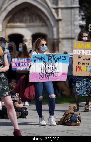 Plymouth, Royaume-Uni. 18 juillet 2020. TRANS vit affaire de protestation sur la place civique, dans le centre de la ville. Banque D'Images