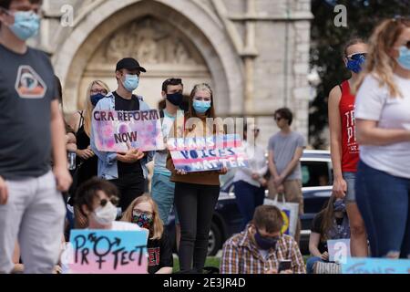 Plymouth, Royaume-Uni. 18 juillet 2020. TRANS vit affaire de protestation sur la place civique, dans le centre de la ville. Banque D'Images