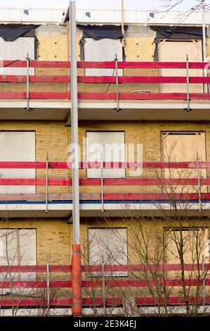 Gros plan de l'échafaudage d'un bâtiment en construction Banque D'Images