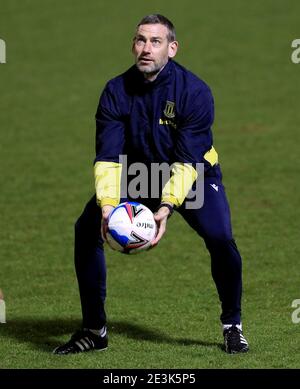 Rory Delap, l'entraîneur de la première équipe de Stoke City, participe à l'échauffement avant le début du match du championnat Sky Bet au stade AESSEAL, Rotherham. Date de la photo: Mardi 19 janvier 2021. Banque D'Images