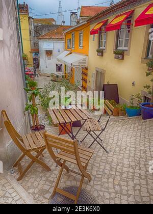 Portugal - 2019 janvier : rues étroites et pittoresques dans le centre historique de Sintra. C'est une ville de la région de Lisbonne au Portugal, située sur le Por Banque D'Images