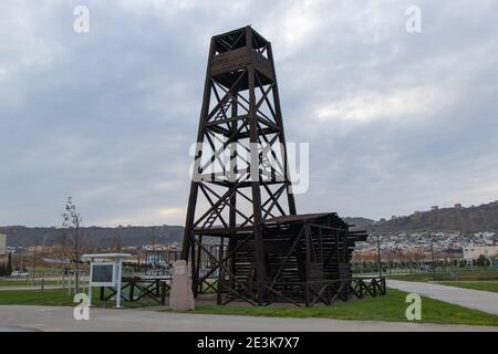 Le premier puits de pétrole foré industriellement au monde 1846. Huile d'Azerbaïdjan de renommée mondiale. Bakou - Azerbaïdjan : 6 décembre 2020. Banque D'Images