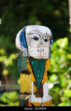 Totem pôle dans l'île thaïlandaise Ko Surin Banque D'Images