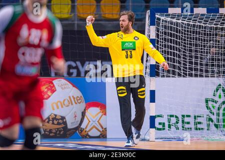 Madinat Sittah Uktubar, Égypte. 19 janvier 2021. Handball: Coupe du monde, Allemagne - Hongrie, cycle préliminaire, Groupe A, Matchday 3. Andreas Wolff, gardien de but allemand, célèbre. Credit: Sascha Klahn/dpa/Alay Live News Banque D'Images