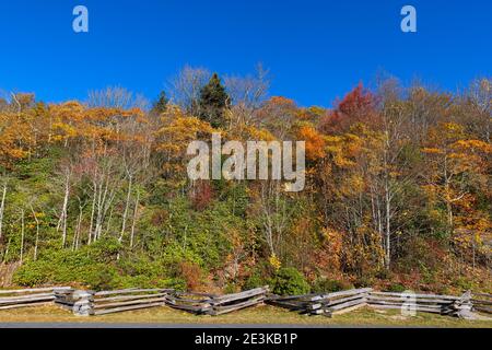 Linville Viaduc le long de la Blue Ridge Parkway en Caroline du Nord, Tennessee. Banque D'Images