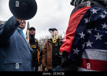 Richmond, Virginie, États-Unis. 18 janvier 2021. Les membres de divers groupes d'amendement pro 2nd se réunissent au rassemblement pro-canon à Richmond, en Virginie. Crédit: Raquel Natalicchio/ZUMA Wire/Alay Live News Banque D'Images