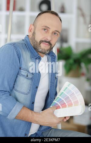 homme avec nuance de couleur Banque D'Images