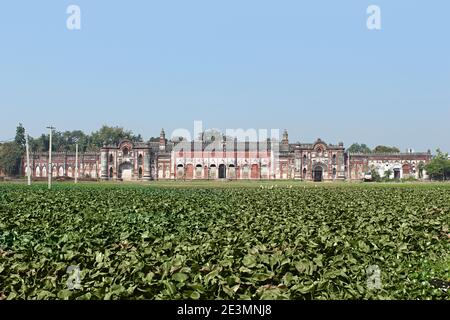 Vue sur l'ancien palais. Darbhanga Raj. Ville perdue de Rajnagar dans Bihar célèbre pour ses palais, temples et beauté architecturale. Darbhanga, Bihar, Inde. Banque D'Images