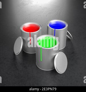 Pots de peinture avec les couleurs primaires RVB du modèle de couleur additive : rouge, vert, bleu. Taches de couleur sur les pots, couvercles inclinés vers les pots. Banque D'Images