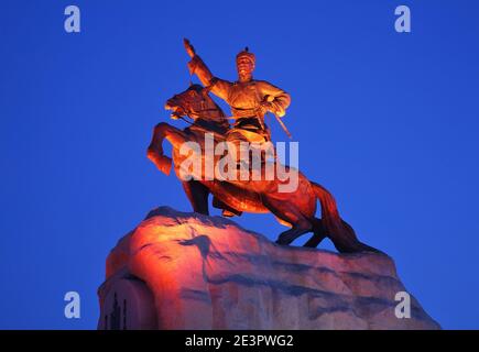 Monument à Damdin Sukhbaatar sur Grand Chinggis Khaan square à Oulan-Bator. La Mongolie Banque D'Images