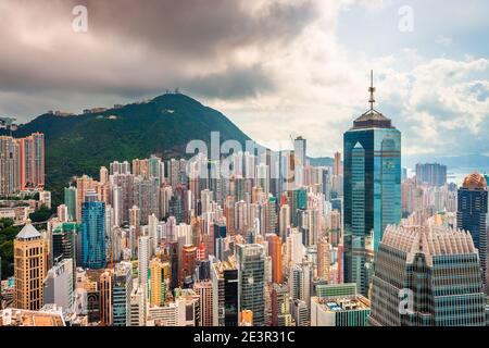 Hong Kong, Chine vue aérienne de la ville au port de Victoria. Banque D'Images