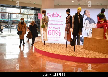 Paris, France. 20 janvier 2021. Lancement des ventes d'hiver aux Galeries Lafayette à Paris, France, le 20 janvier 2021. Photo de Lionel Urman/ABACAPRESS.COM crédit: Abaca Press/Alay Live News Banque D'Images