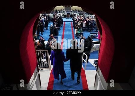 NYTINAUG-01/20/21, Washington, DC- Kamala Harris et Douglas Emhoff sont arrivés. La cérémonie d'inauguration du 46e président des États-Unis, Joe Biden et du vice-président Kamala Harris au Capitol.NYTCREDIT: Chang W. Lee/The New York Times | usage dans le monde entier Banque D'Images