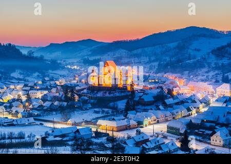 Biertan, Roumanie. Hiver dans le village saxon. Site classé au patrimoine mondial de l'UNESCO en Transylvanie. Banque D'Images