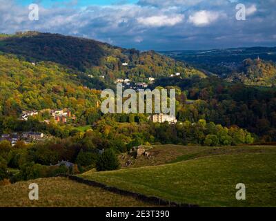 Vue vers le nord en direction de Cromford et Matlock Bath depuis l' High Peak Trail dans la région de Derbyshire Dales de la Peak District Angleterre Royaume-Uni Banque D'Images