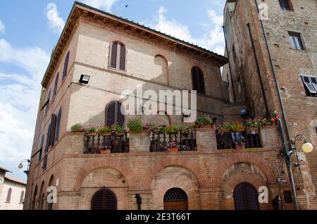 À la vieille ville de Certaldo à la région Toscane en Italie . Photo de haute qualité Banque D'Images