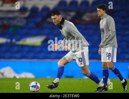 Cardiff, Royaume-Uni. 20 janvier 2021. 20 janvier 2021 ; Cardiff City Stadium, Cardiff, Glamourgan, pays de Galles ; championnat de football anglais de la ligue de football, Cardiff City versus Queens Park Rangers ; Kieffer Moore de Cardiff City se réchauffe avant le match Credit: Action plus Sports Images/Alamy Live News Banque D'Images