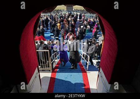 Washington, DC. 20 janvier 2021.NYTINAUG-01/20/21, Washington, DC- Vice-président Kamala Harris et Douglas Emoff sont partis après la cérémonie d'inauguration du 46e Président des États-Unis, Joe Biden et Vice-président Kamala Harris au Capitole. NYTCREDIT: Chang W. Lee/The New York Times | usage Worldwide Credit: dpa Picture Alliance/Alay Live News Banque D'Images