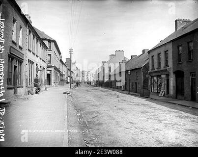 Main St. Letterkenny, Co. Donegal, Irlande c.1880-1900. Banque D'Images