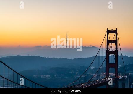 Lever du soleil à San Francisco depuis Battery Spencer Banque D'Images