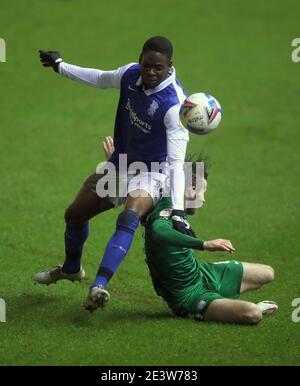 Alan Browne, de Preston North End (à droite), défie Jonathan Leko de Birmingham City lors du match du championnat Sky Bet au stade St. Andrew's trillion Trophy, à Birmingham. Date de la photo: Mercredi 20 janvier 2021. Banque D'Images