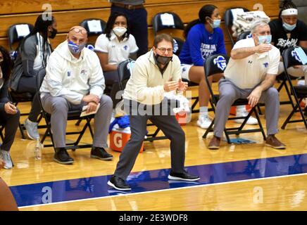 South Orange, New Jersey, Etats-Unis: 20 janvier 2021, Seton Hall Pirates entraîneur-chef Anthony Bozzella dans la première moitié au Walsh Gymnasium à South Orange, New Jersey. Seton Hall défait St. Johns 87-64. Duncan Williams/CSM crédit: CAL Sport Media/Alay Live News Banque D'Images