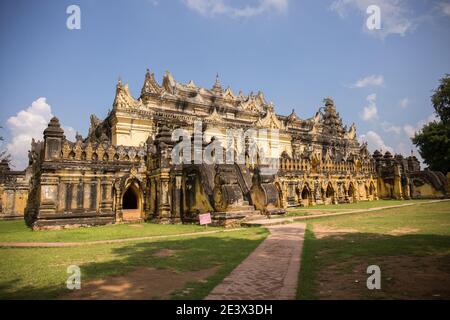 Une vue de Mahar Aung Mye Bon, Monastère San Inn Wa, Myanmar Banque D'Images