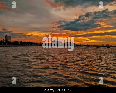 Coucher de soleil à Ancol, Jakarta, Indonésie Banque D'Images