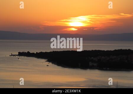 coucher de soleil panoramique sur l'île de cres et la mer adriatique Banque D'Images