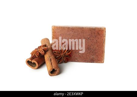 Savon naturel fait main isolé sur fond blanc Banque D'Images