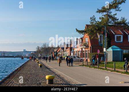 Impressionen aus Kiel Der Tiessenkai in Kiel-Holtenau am Eingang zur Kieler Schleuse dans den Nord-Ostsee-Kanal Banque D'Images