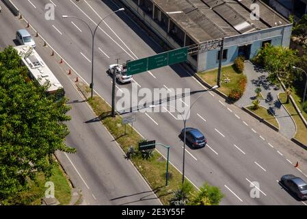 Rio, Brésil - 20 janvier 2021 : vue de dessus de l'entrée du tunnel de Rebouças dans le sud de la ville Banque D'Images