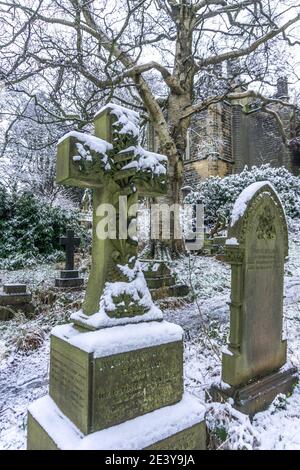 Le cimetière de All Saints Church, Towngate, Netherthong, Holmfirth, West Yorkshire, Angleterre, Royaume-Uni Banque D'Images